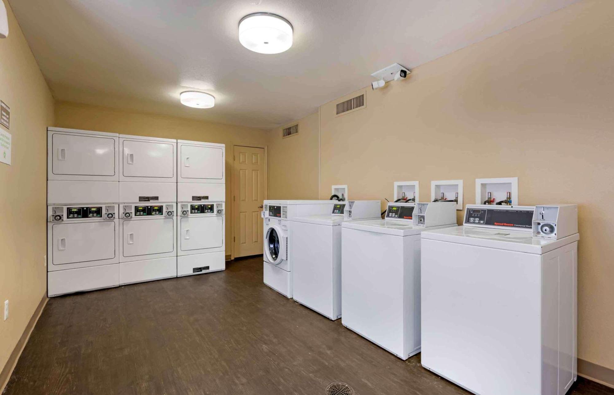 Extended Stay America Suites - Orlando - Convention Center - Universal Blvd Williamsburg Экстерьер фото