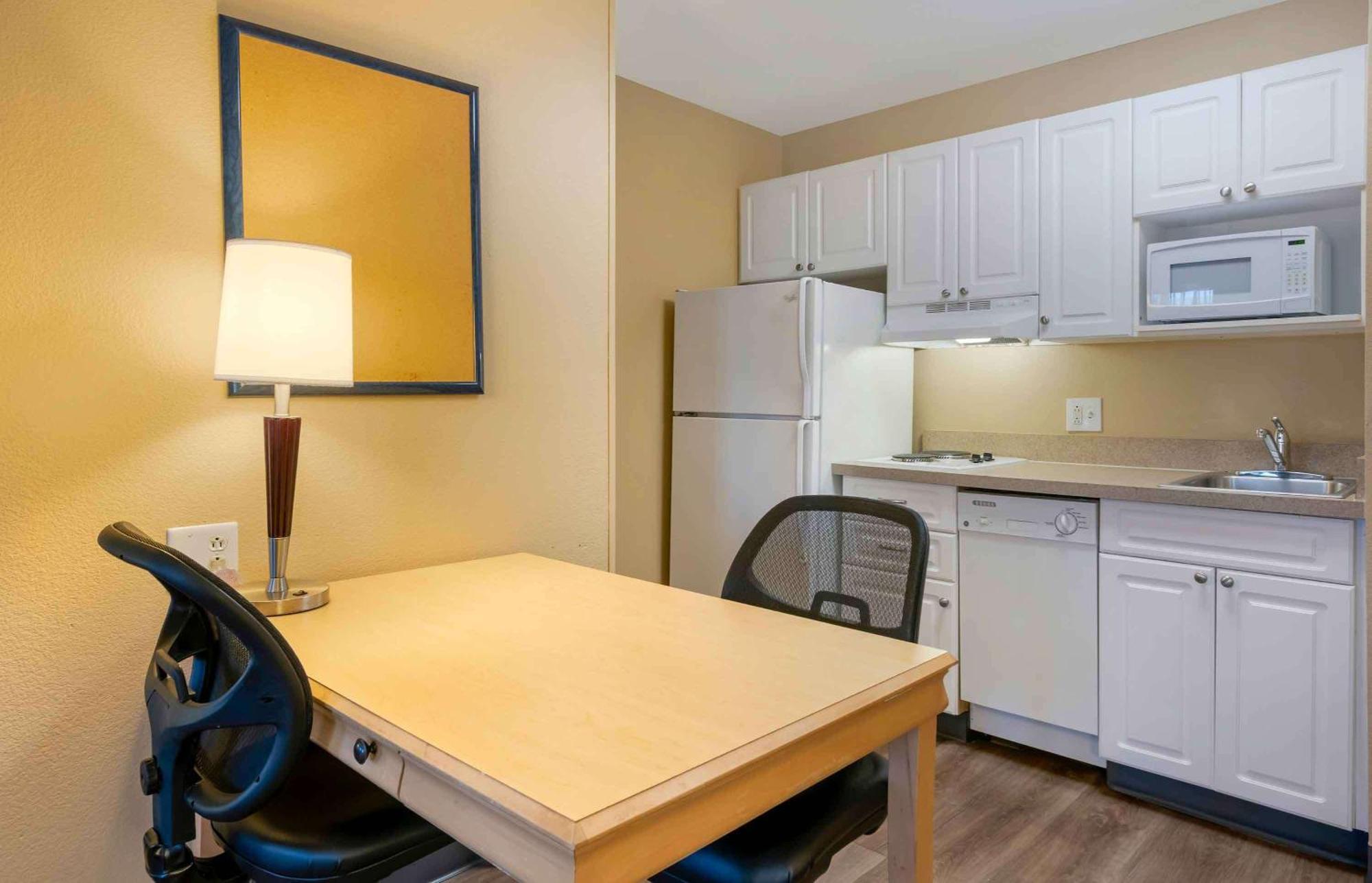 Extended Stay America Suites - Orlando - Convention Center - Universal Blvd Williamsburg Экстерьер фото